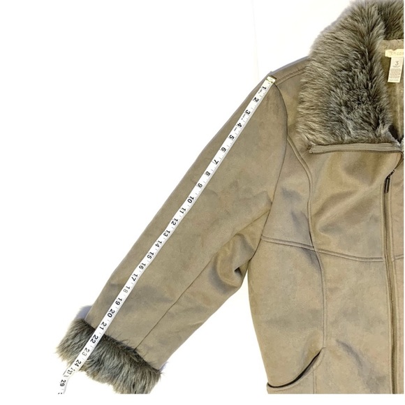 CHICOS LONG WHIMSICAL WHYNEE
FAUX SUEDE/FUR COAT IN OCEAN FOG.
SZ 3/XL - Picture 10 of 11